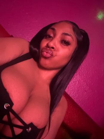 Milan, 22  female escort, Concord